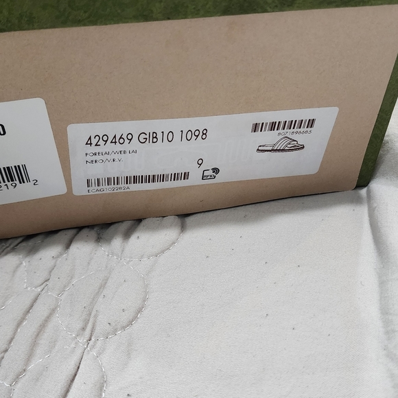 Mens Gucci Slides - Picture 5 of 6